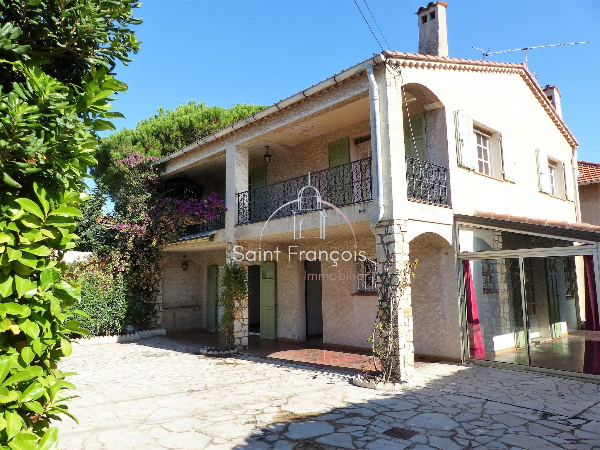 Biens immobiliers à vendre à Fréjus centreville, centre historique et